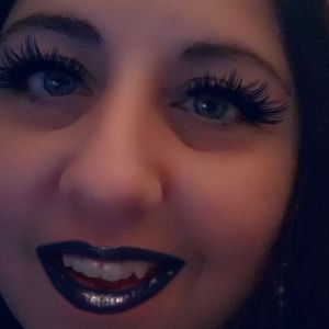 Meet your Posher, Nikki